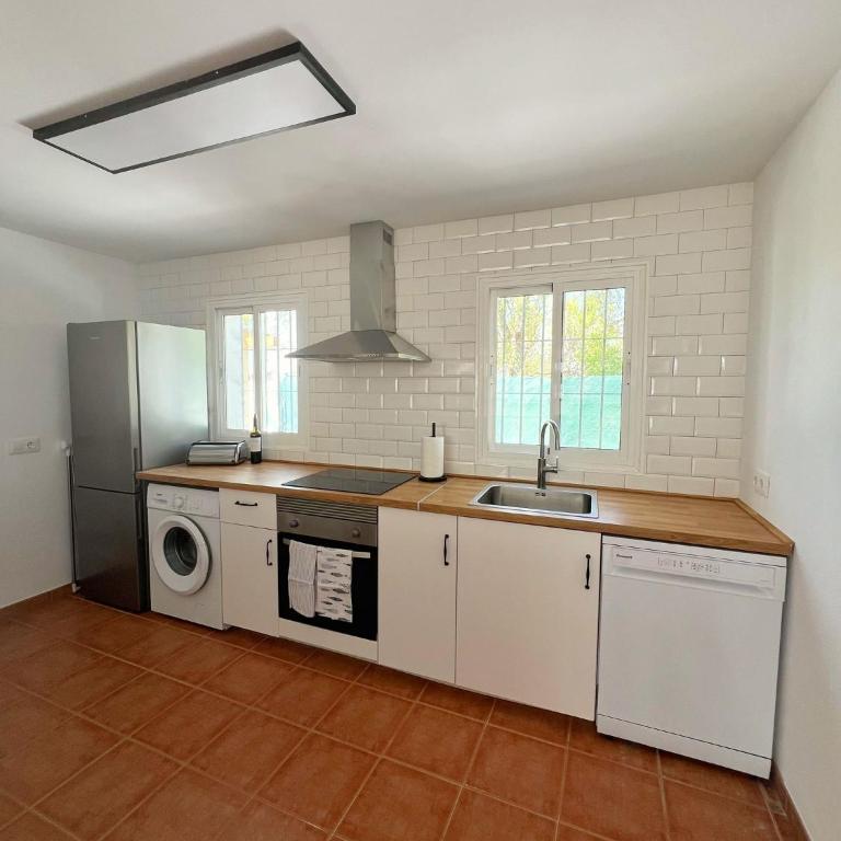 Chalet Vacacional ELIÁ -Piscina Privada, BBQ, Wifi - Casa de 3 dormitorios - 18