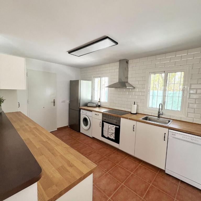 Chalet Vacacional ELIÁ -Piscina Privada, BBQ, Wifi - Casa de 3 dormitorios - 17