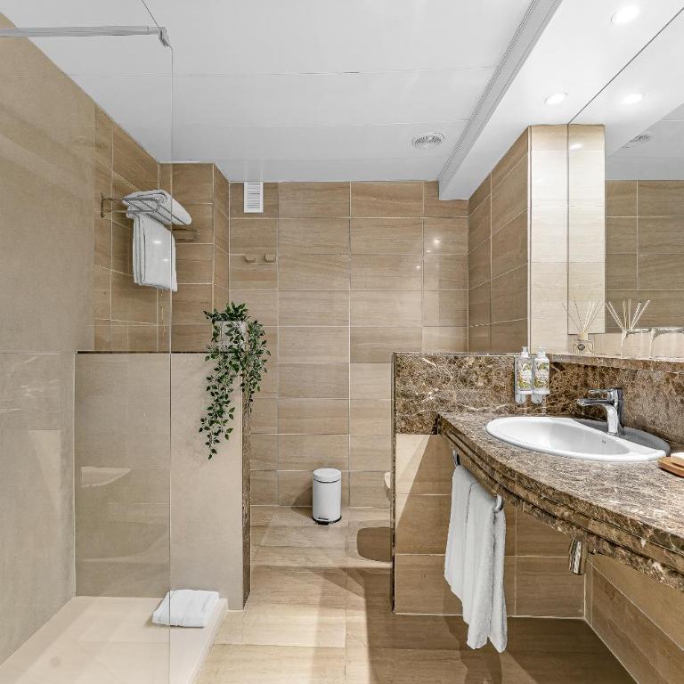 Acacia Suite - Superior Suite with Kitchenette - 18