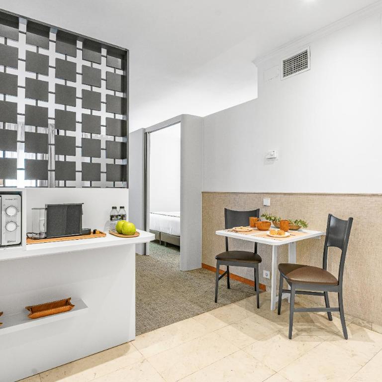 Acacia Suite - Superior Suite with Kitchenette - 9