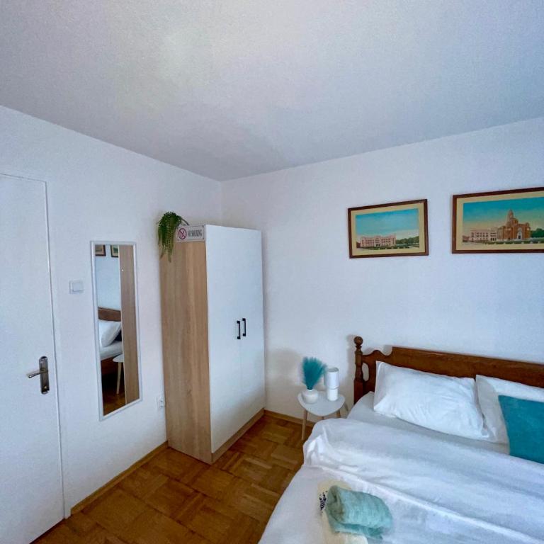 Studio Bulevar - One-Bedroom Apartment - 12