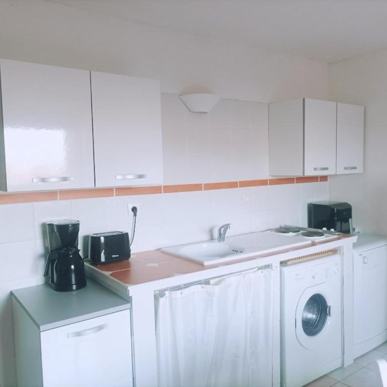 SP520-C154 Appartement 2 pièces 4 couchages SAINT PIERRE LA MER - Appartement 2 Chambres - 5