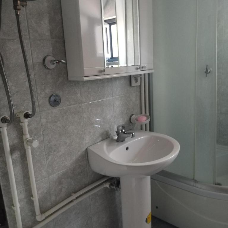 Guest House Kalpa - Dvokrevetna Soba sa Bračnim Krevetom - 6