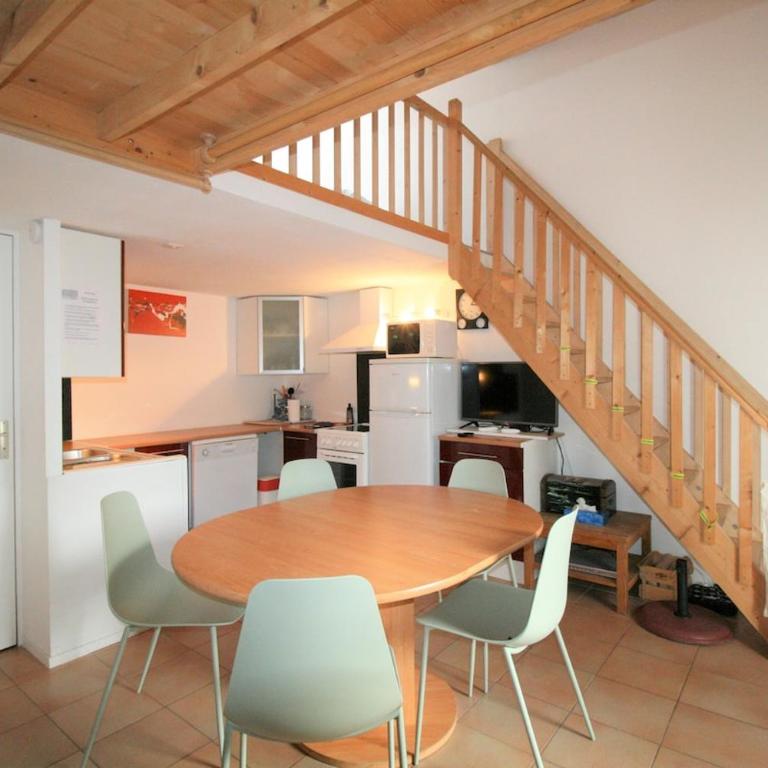 maison dans résidence piscine juillet et août - Casa con 1 dormitorio - 10