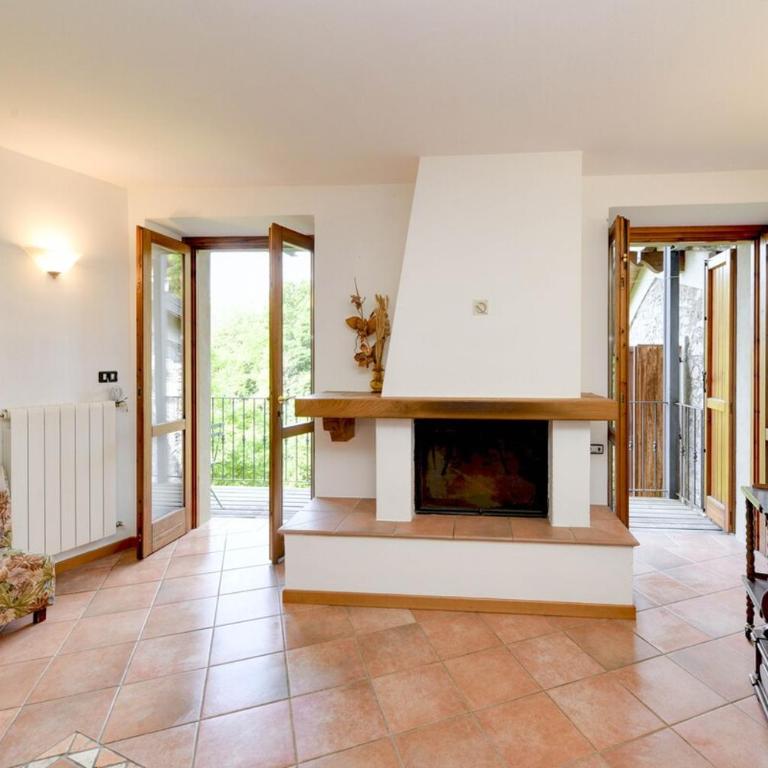Tignale - Charme Rustico, Vista Lago con Parcheggio - Appartamento con 2 Camere da Letto - 9