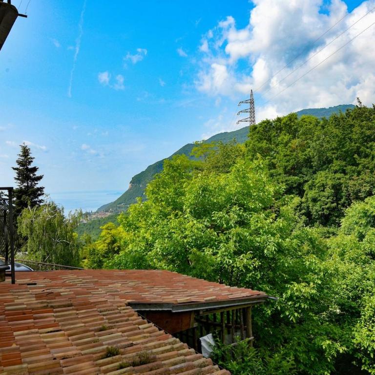 Tignale - Charme Rustico, Vista Lago con Parcheggio - Appartamento con 2 Camere da Letto - 1