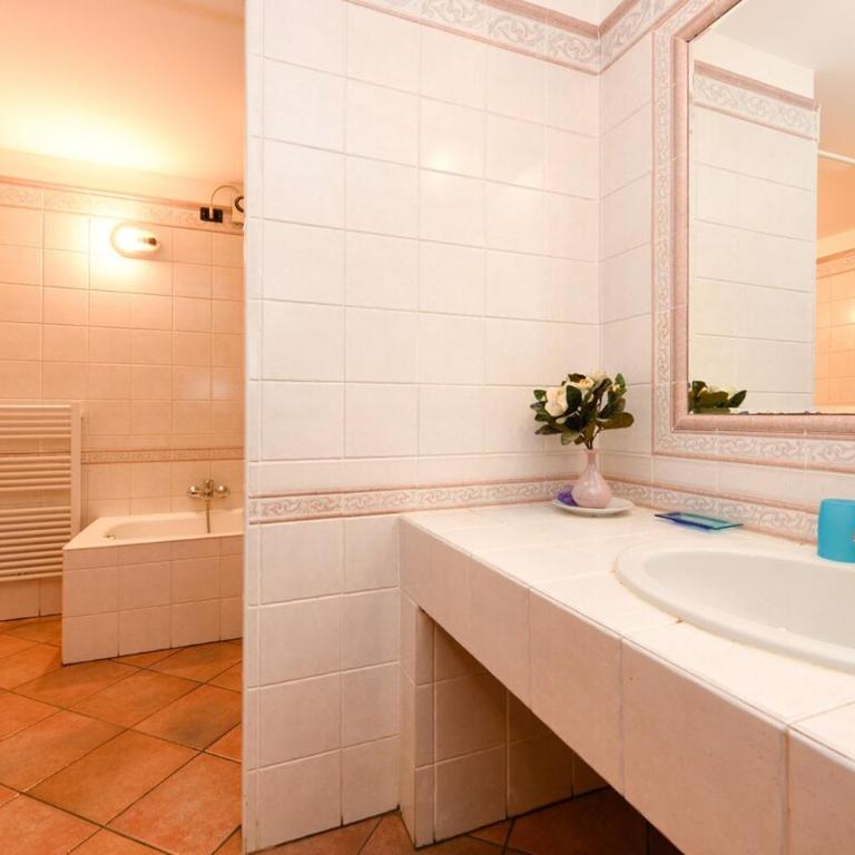 Tignale - Charme Rustico, Vista Lago con Parcheggio - Appartamento con 2 Camere da Letto - 16