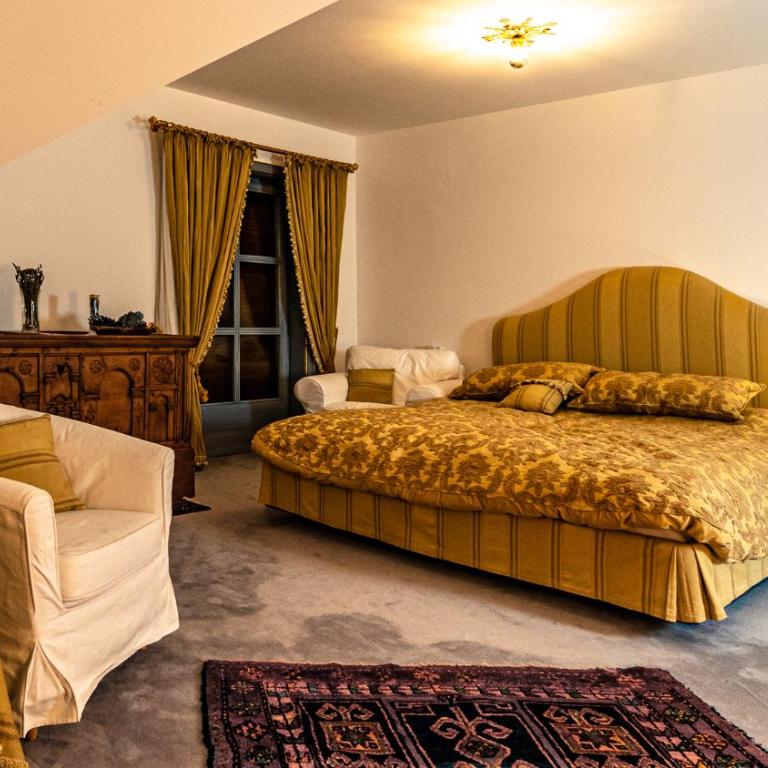 Villa Bostele with Five Bedrooms, Indoor Pool, Two Saunas & Garage - Villa - 25