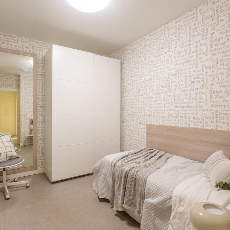 Apartamentos Kyns - Three-Bedroom Apartment - 3