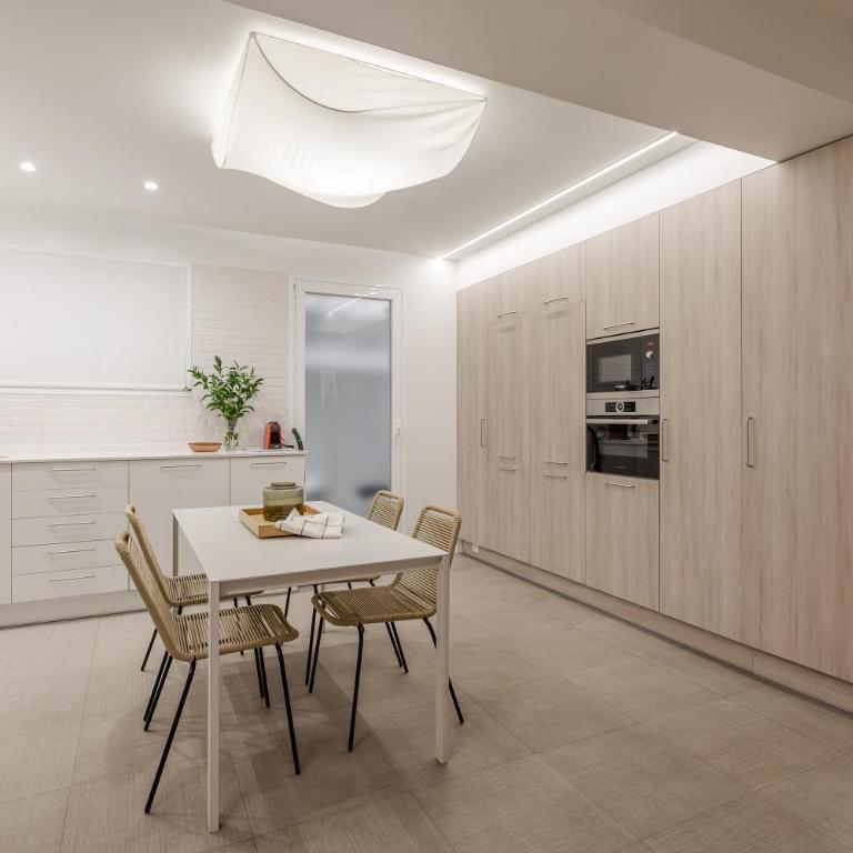 Apartamentos Kyns - Three-Bedroom Apartment - 9