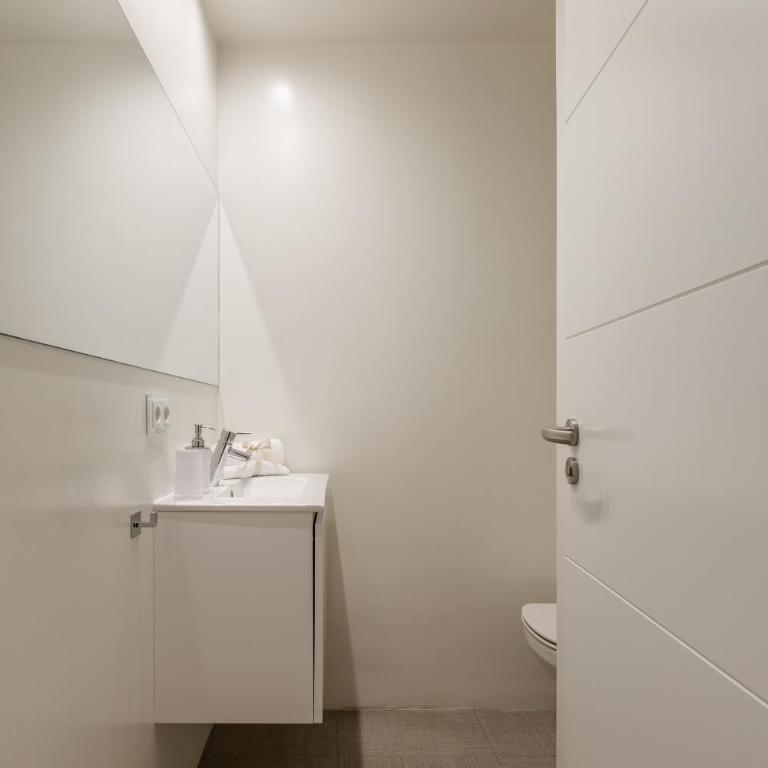 Apartamentos Kyns - Three-Bedroom Apartment - 12