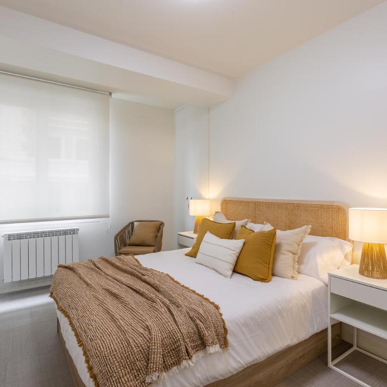 Apartamentos Kyns - Three-Bedroom Apartment - 17