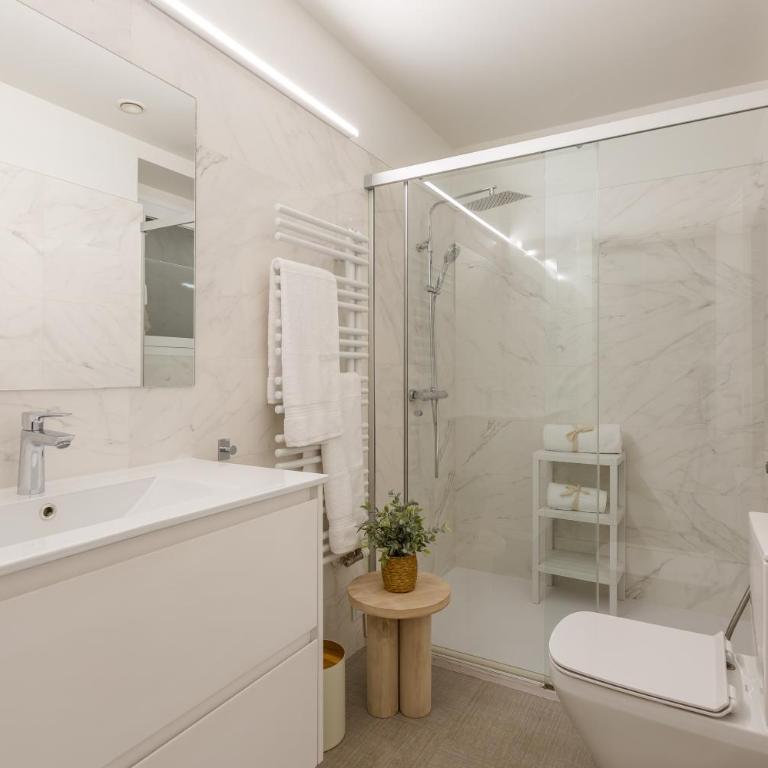 Apartamentos Kyns - Three-Bedroom Apartment - 20