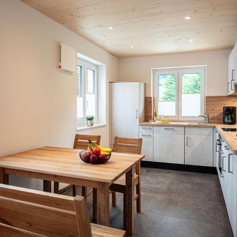 RUBEN 15 Ferienwohnungen - Apartment mit 3 Schlafzimmern und Balkon - 6