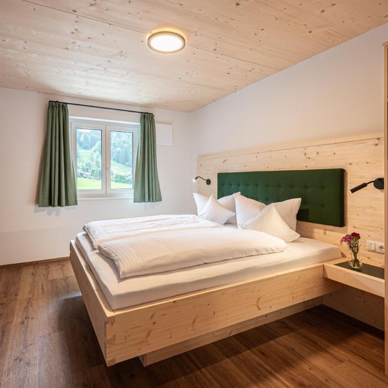 RUBEN 15 Ferienwohnungen - Apartment mit 3 Schlafzimmern und Balkon - 4