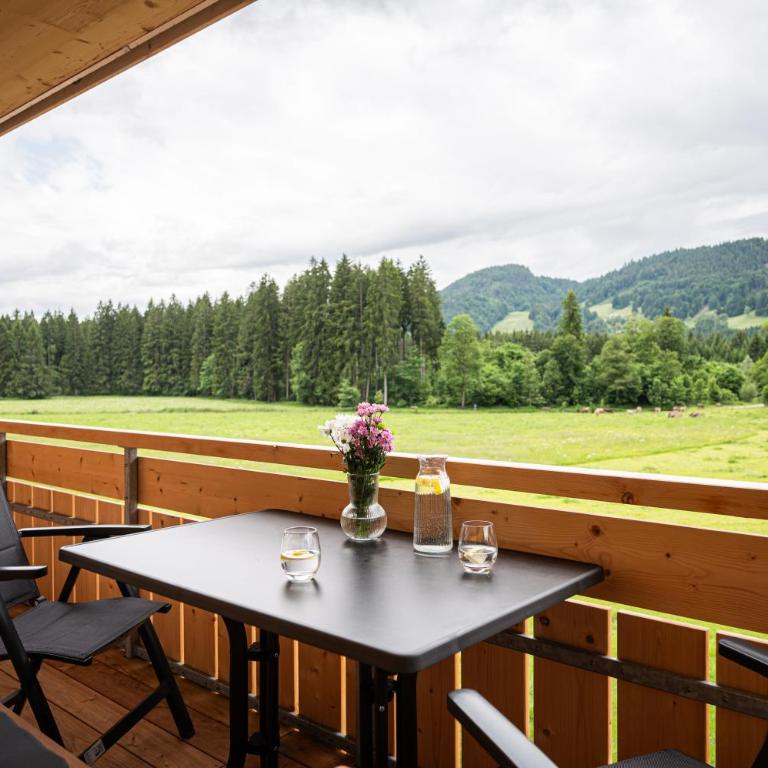 RUBEN 15 Ferienwohnungen - Apartment mit 3 Schlafzimmern und Balkon - 8