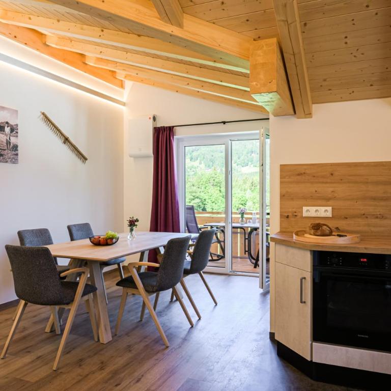 RUBEN 15 Ferienwohnungen - Apartment mit 3 Schlafzimmern und Balkon - 5