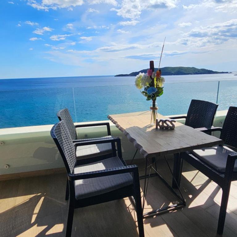 Royalis Suites Rafailovici - Beachfront Sea View Apartments - Superior Suite with Sea View - 3
