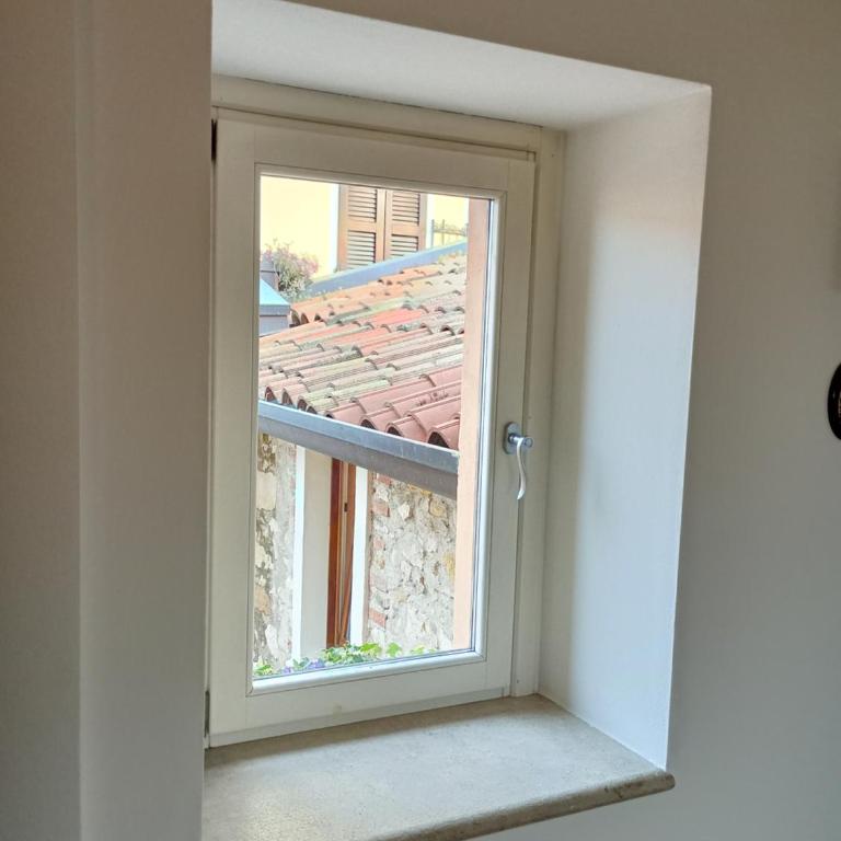 Mansarda in Piazzetta Centro Storico - Appartamento con 2 Camere da Letto - 42