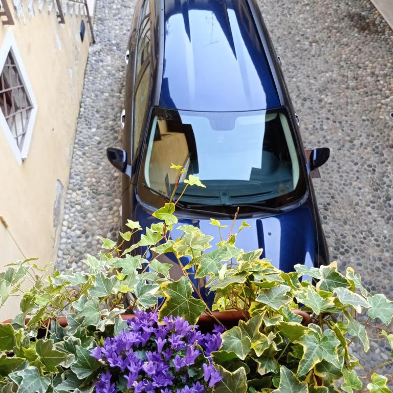 Mansarda in Piazzetta Centro Storico - Appartamento con 2 Camere da Letto - 50