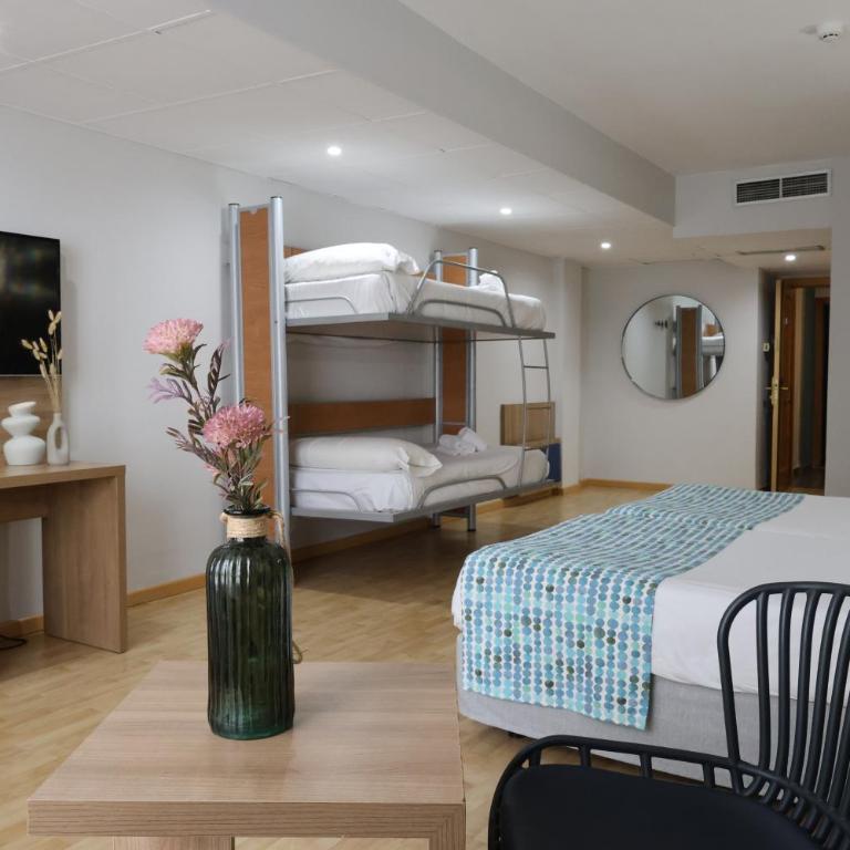 Port Eugeni - Habitación Familiar (2 adultos y 2 niños) - 5