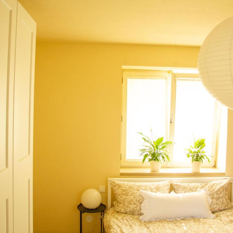 Vis-à-Vis Schloss Nymphenburg - Rondellapartments - Deluxe Doppelzimmer mit Blick auf das Schloss - 8