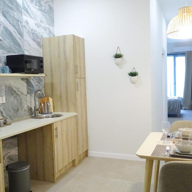 Loft Valencia PTZ - Between Arts Roig Arena & Ruzafa Street Suites - Private Entry - One-Bedroom Apartment - Non-Smoking - 1