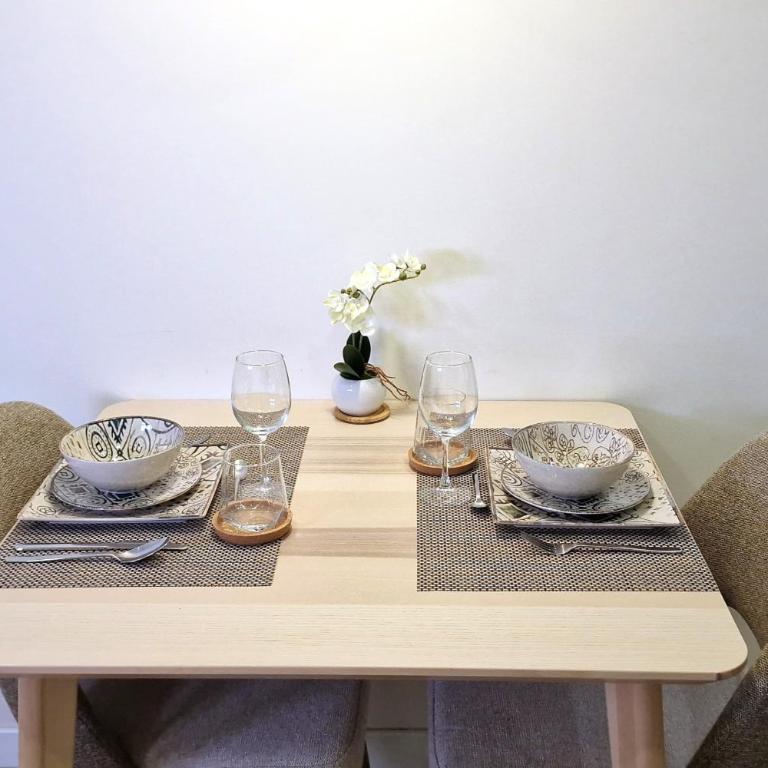 Loft Valencia PTZ - Between Arts Roig Arena & Ruzafa Street Suites - Private Entry - One-Bedroom Loft Apartment with One Queen Bed - 6