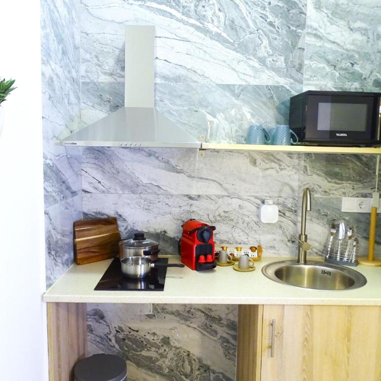 Loft Valencia PTZ - Between Arts Roig Arena & Ruzafa Street Suites - Private Entry - One-Bedroom Loft Apartment with One Queen Bed - 10