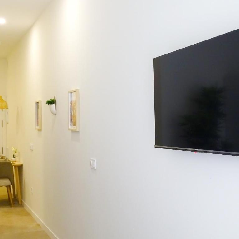 Loft Valencia PTZ - Between Arts Roig Arena & Ruzafa Street Suites - Private Entry - One-Bedroom Loft Apartment with One Queen Bed - 19