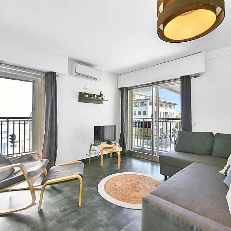 LE VERSAILLES plaisir et confort en centre-ville, pour séjours en famille ou business - Appartement 2 Chambres - 1