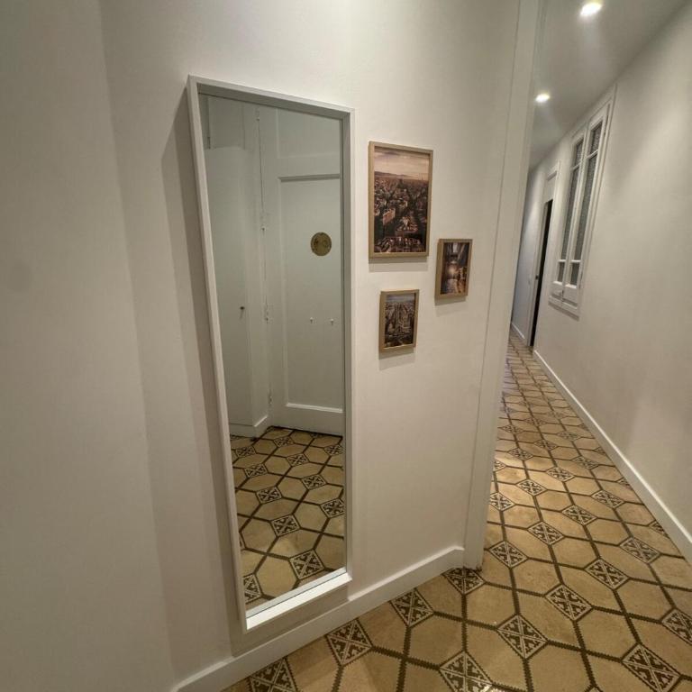 The Perfect Nomad's Home - Barcelona - Two-Bedroom Apartment - 11