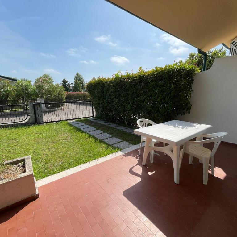 Amazing villa with private garden - Villa - 10