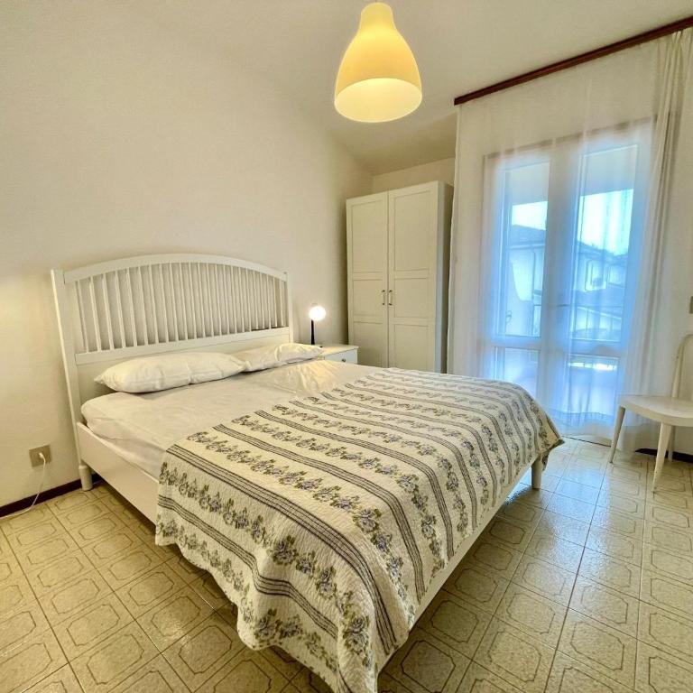 Amazing villa with private garden - Villa - 3
