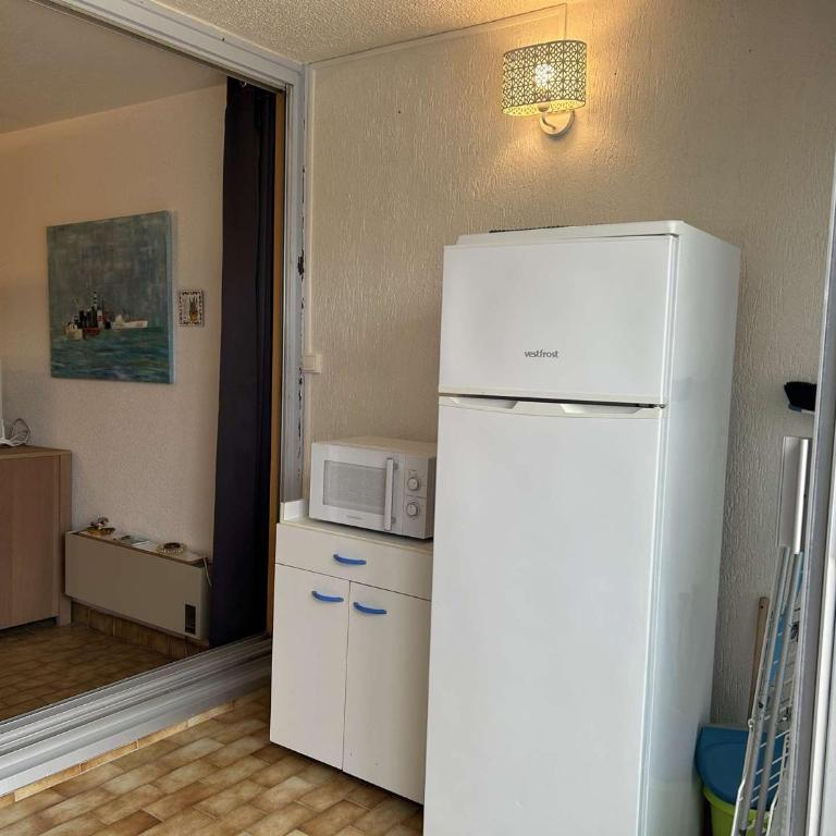 Studio cabine 4 pers avec piscine, terrasse, proche commodités - Grau-du-Roi - FR-1-250-140 - Apartment (4 Erwachsene) - 6