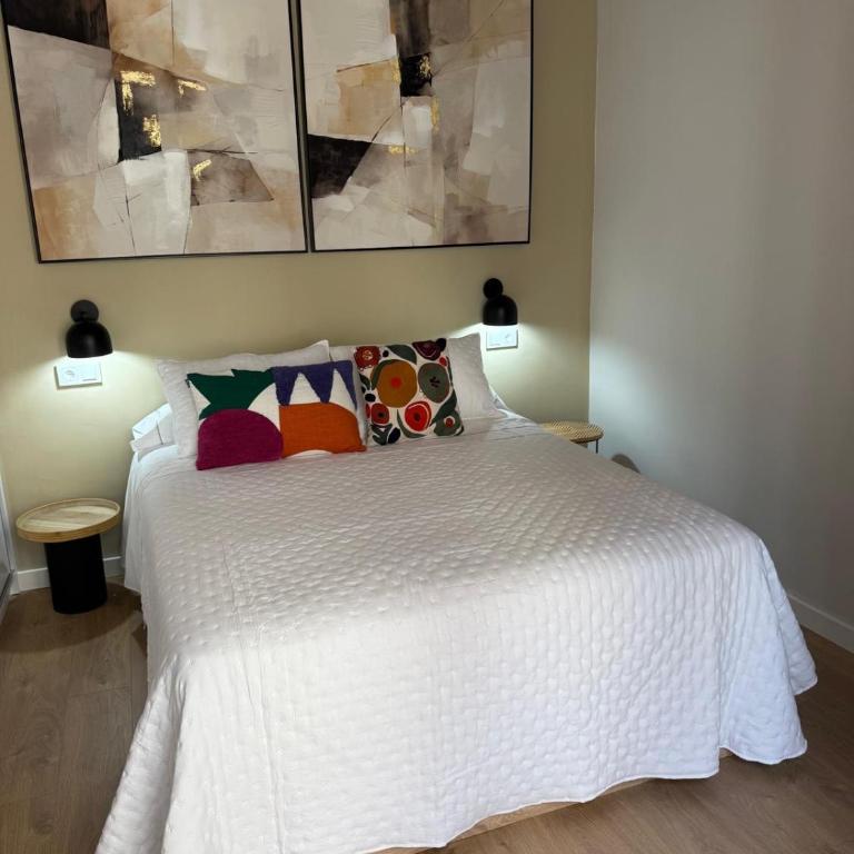 Charm and Modernity in Alicante - One-Bedroom Apartment - 5