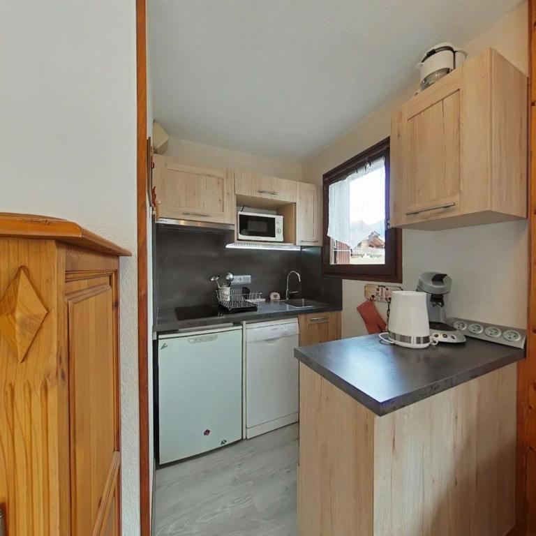 Studio cabine 4 pers. proche patinoire et pistes, parking, ménage inclus, navette à proximité - FR-1-241-157 - Apartamento (4 adultos) - 6