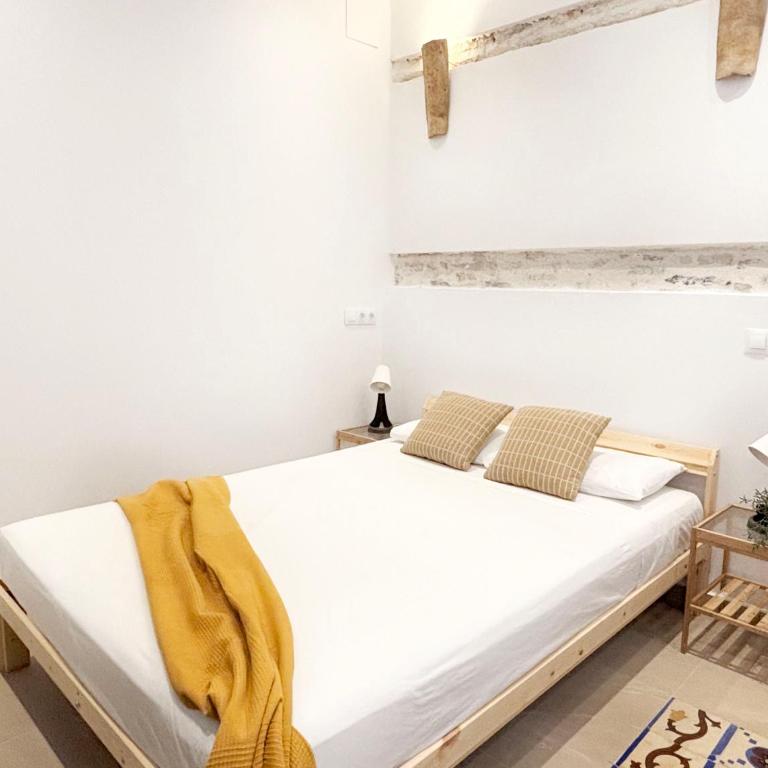 Cervantes Suites OnlyMalaga - Habitación Doble con baño privado - 9