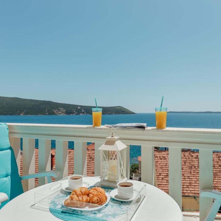 Apartments Porobic - Two-Bedroom Apartment with Sea View - 9