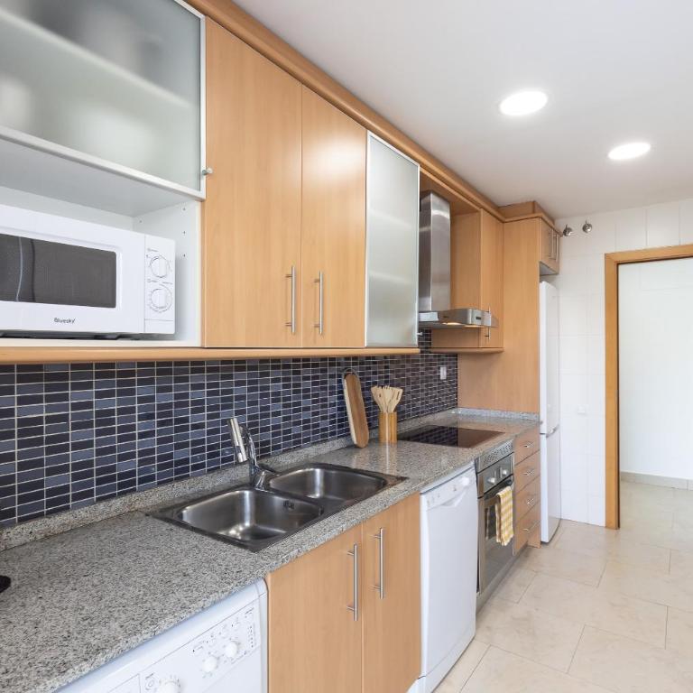 UHC Spa Aqquaria Family Complex - Two-Bedroom Apartment with Pool View - 25