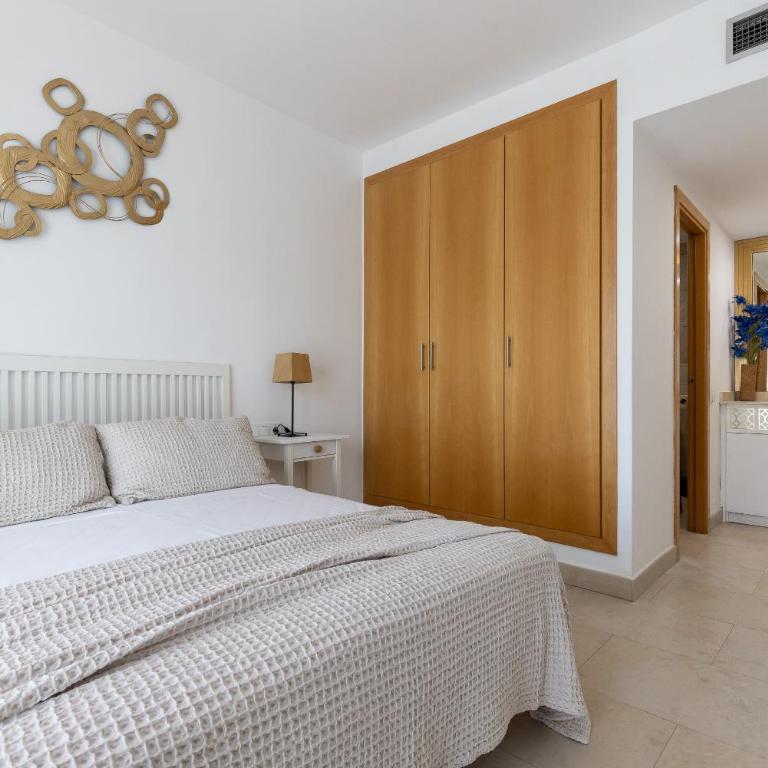 UHC Spa Aqquaria Family Complex - Two-Bedroom Apartment with Pool View - 10