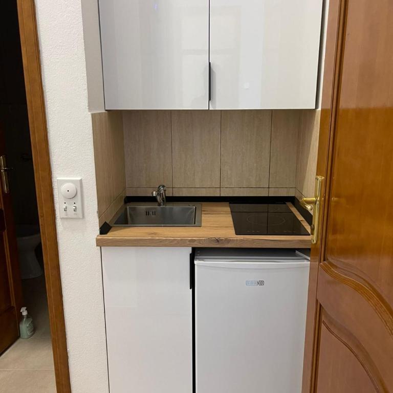 GAVIA Apartments - Ulcinj - Standardna Trokrevetna Soba - 4