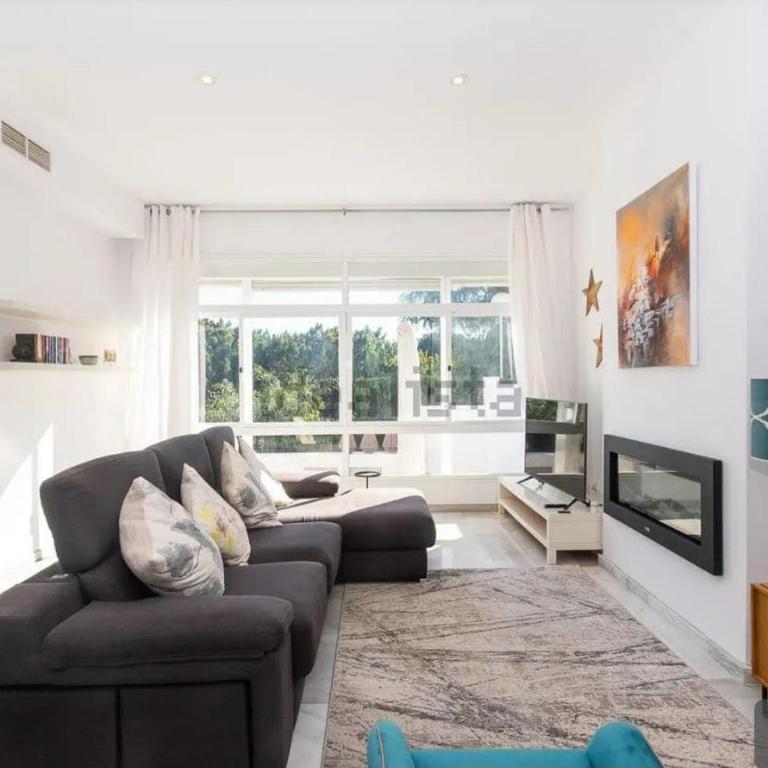 3-Min Walk to Beach , Pool , Estepona , 3BR - Casa de 3 dormitorios - 4