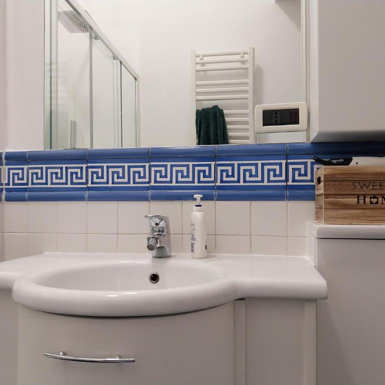 A Casa di Vittoria - Appartamento con 2 Camere da Letto e Balcone - 42