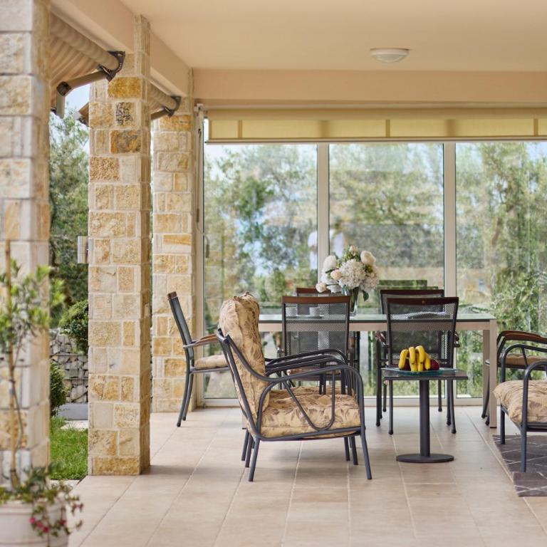 Villa Oaza with Outdoor Pool - Vila - 24