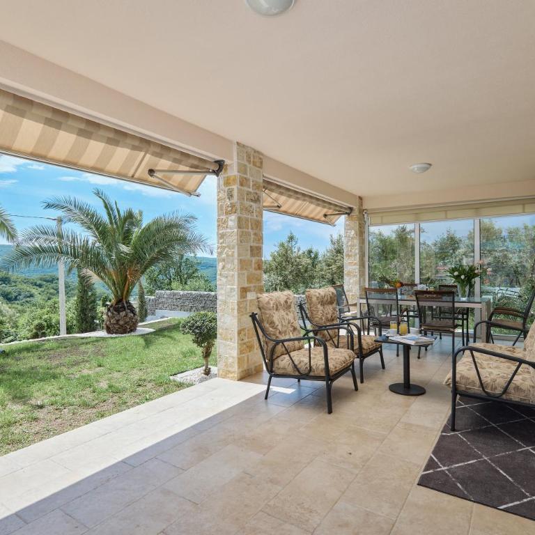 Villa Oaza with Outdoor Pool - Villa - 26