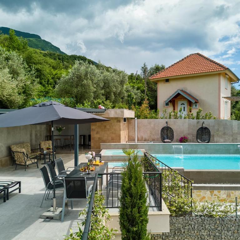 Villa Oaza with Outdoor Pool - Villa - 13