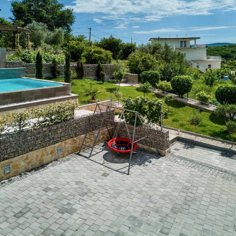 Villa Oaza with Outdoor Pool - Villa - 56