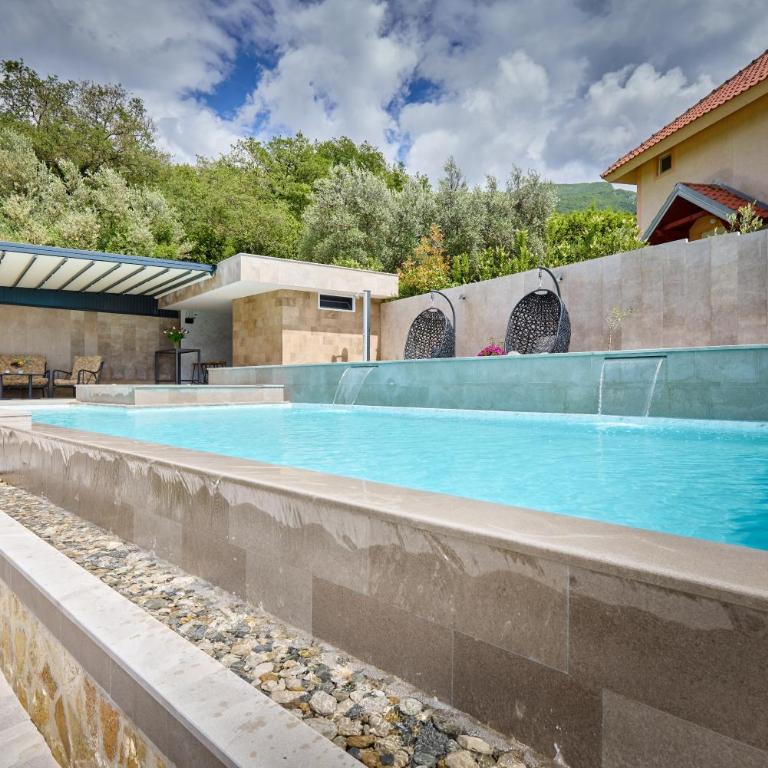 Villa Oaza with Outdoor Pool - Villa - 5