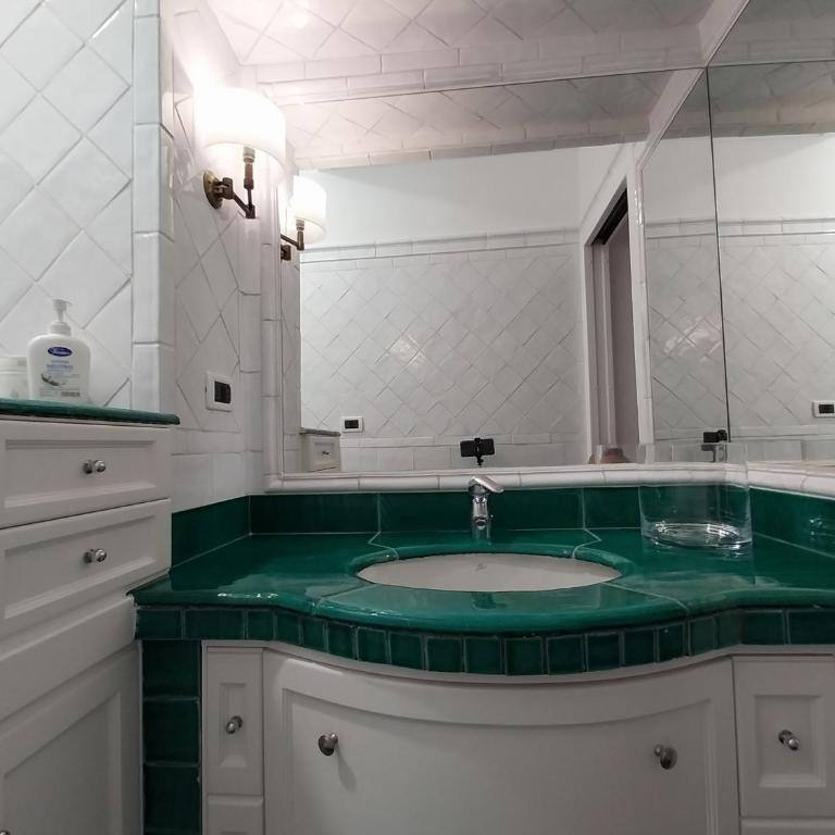 A Casa di Vittoria - Appartamento con 2 Camere da Letto e Balcone - 55